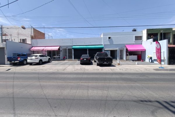 LOCAL COMERCIAL EN RENTA/OFICINA PLAZA ZOQUIPAN 3255