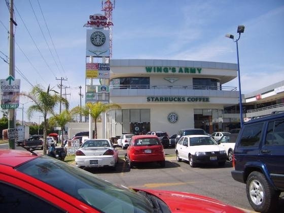 Locales Comerciales Plaza Navona