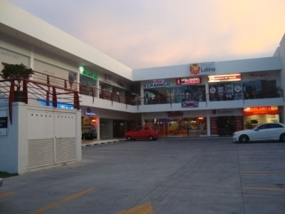 LOCALES EN RENTA PLAZA LATINA