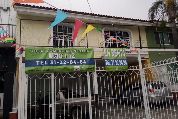 EXCELENTE LOCAL EN RENTA EN PASEOS DEL SOL