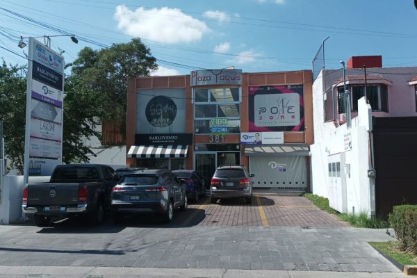 LOCAL COMERCIAL EN RENTA #1 PLAZA YAQUIS
