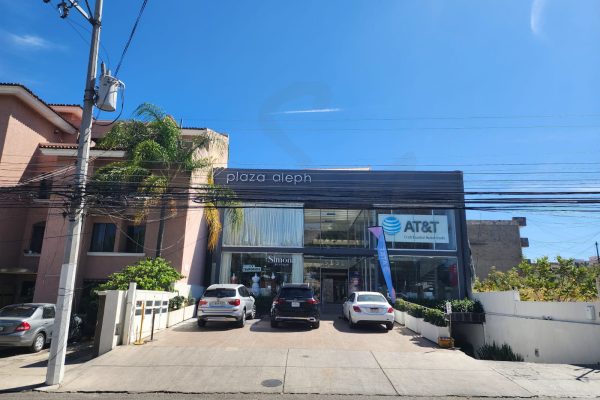 Local Comercial en Renta Plaza Aleph jardines Universidad,Zapopan