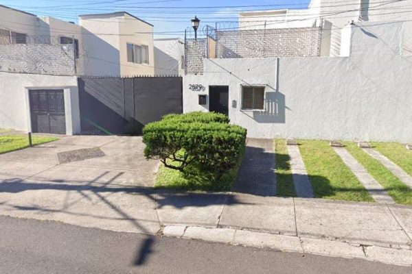 CASA EN RENTA AV. INGLATERRA