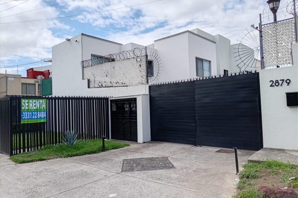 CASA EN RENTA AV. INGLATERRA CONDOMINIO EL RETORNO $22,000