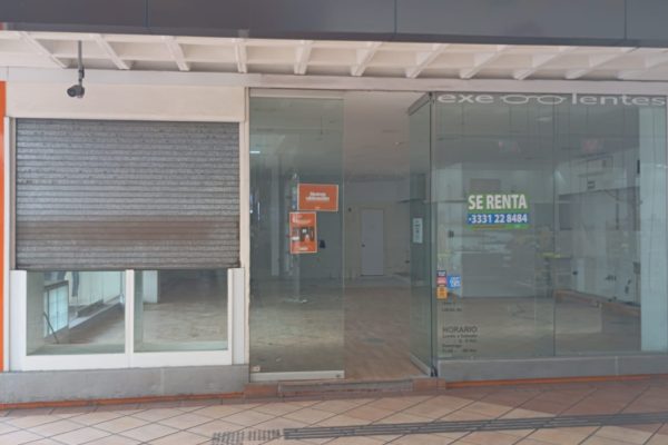 Local comercial en Plaza del Sol, Zapopan, Jal.
