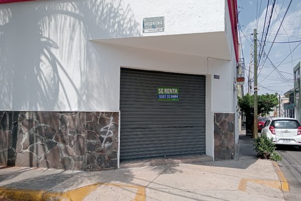 Local Prisciliano Sanchez No 1000