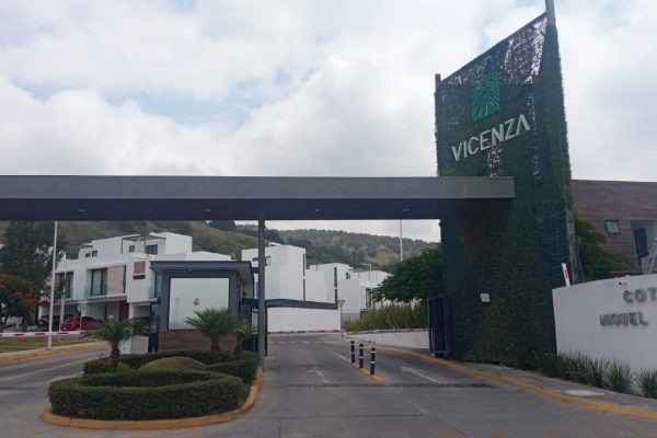 CASA EN RENTA COTO VICENZA $16,500