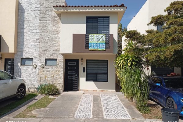 CASA EN RENTA AMUEBLADA CAMPESTRE RESIDENCIAL COTO LEMAN