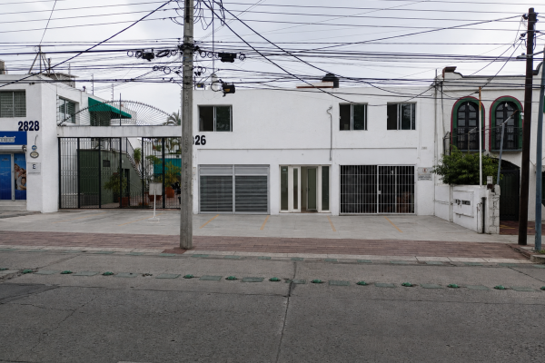 LOCAL EN RENTA JARDINES DEL BOSQUE $31,200